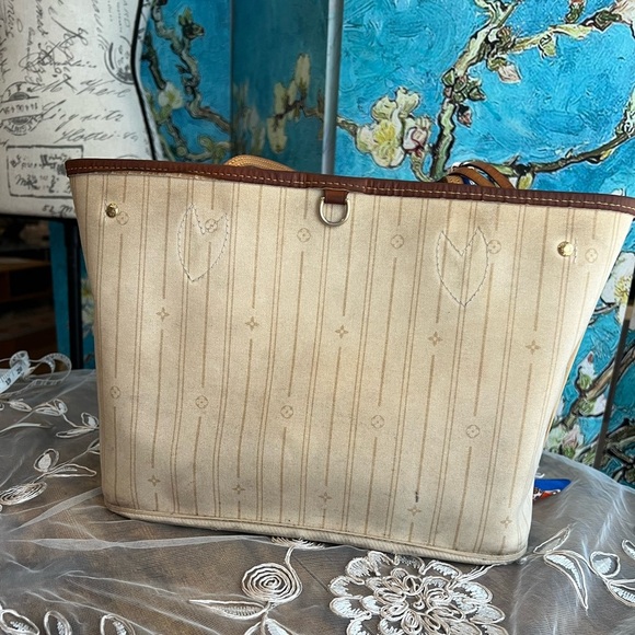 Louis Vuitton Neverfull PM - Picture 6 of 14